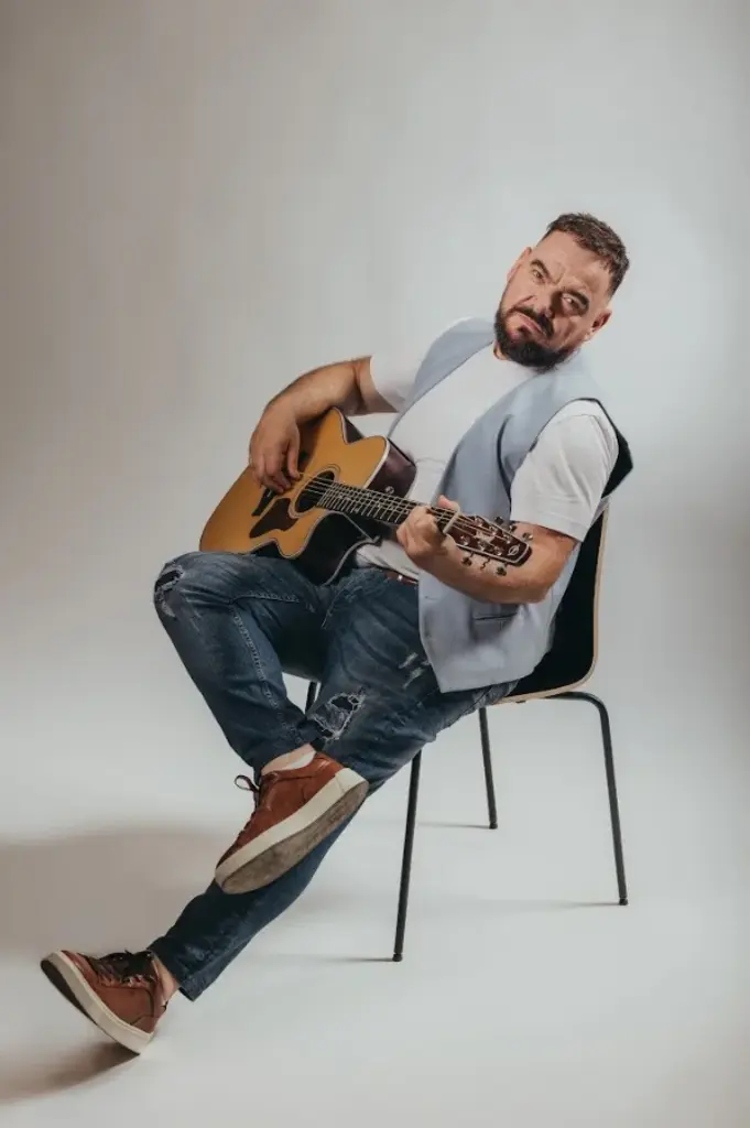 Damir Biondić Bronz - Hrvatski kantautor i glazbenik